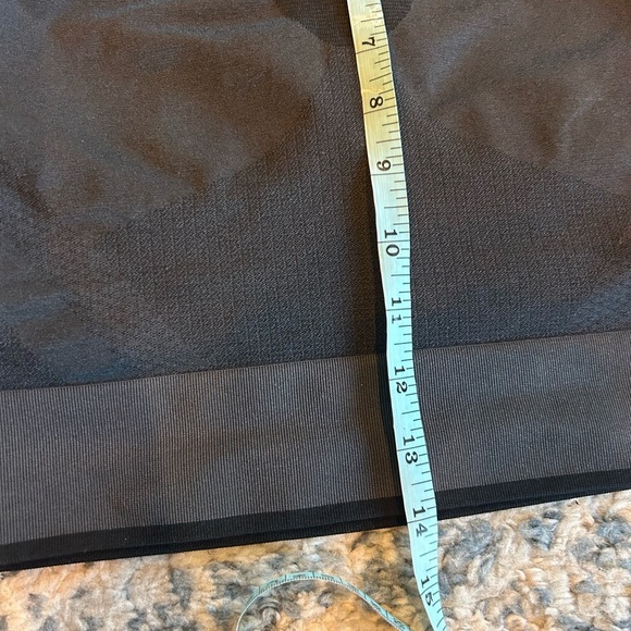 Lululemon Seamless Mesh Supportive Training Tank Top Graphite sz 8 - Picture 4 of 4